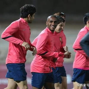  巴西传奇卡卡正式退役，告别仪式温情满满