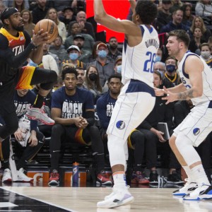  米切尔单节轰下20分，骑士主场力克公牛队