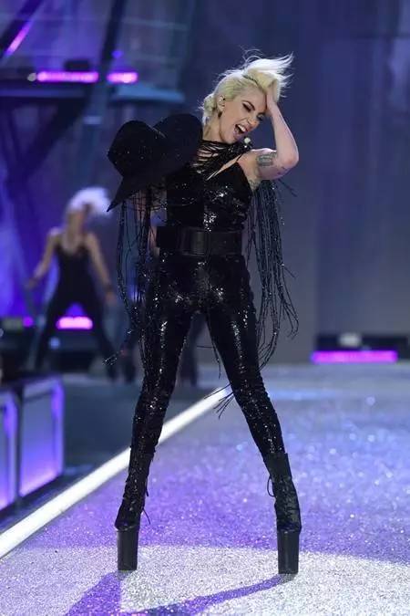  埃切维里正拍穿网，乌玛圭迪站新秀崭露头角