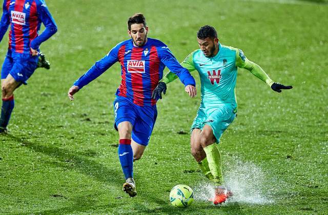  保级关键战役，弱旅爆冷逼平强敌