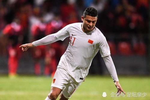  归化球员融入加速，国家队实力显著提升  