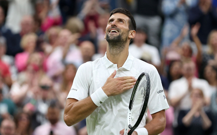  温网决赛巅峰对决，阿尔卡拉斯险胜夺冠