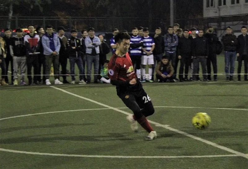  年轻教练运筹帷幄，战术革新激活球队潜能