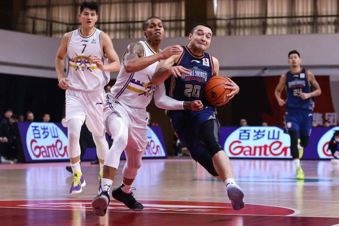  北控男篮多点开花，主场大胜南京同曦队
