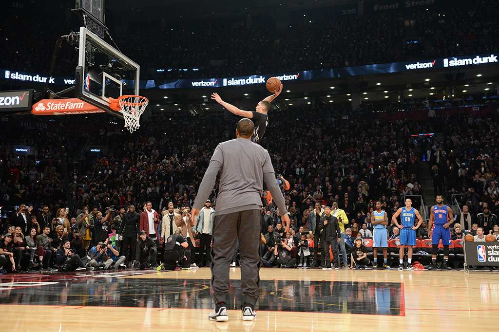  扣篮大赛惊艳全场，创意动作频现